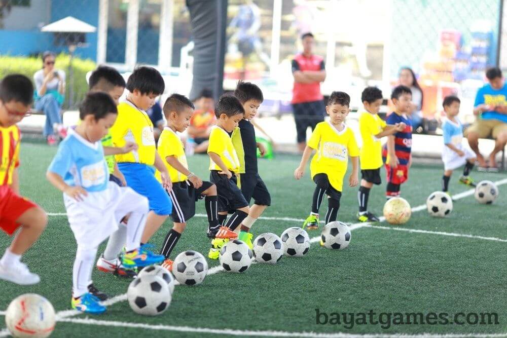หากคุณต้องการผลิตนักฟุตบอลอาชีพในอนาคต การมี เคล็ดลับการฝึกฟุตบอลสำหรับเด็ก ก็ถือว่าคุ้มค่า แต่ในฐานะโค้ช